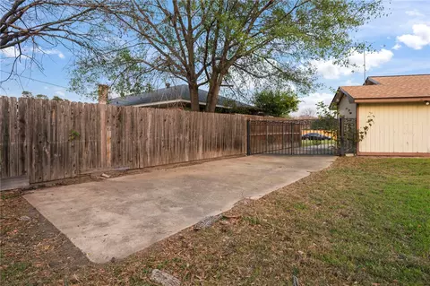 Exterior - 2606 Melba Cir, Bryan, TX 77802 photo 6 of 7