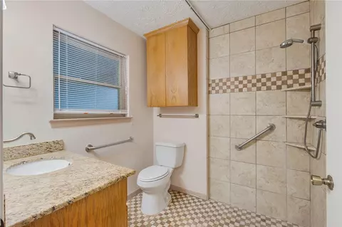 Bath - 2606 Melba Cir, Bryan, TX 77802 photo 1 of 2