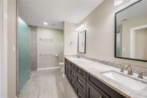 Bath - 304 Dunn St, Bryan, TX 77801 photo 5 of 6