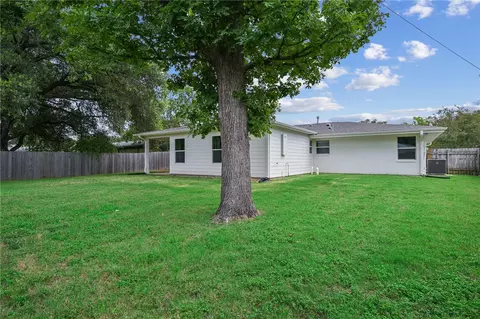 Exterior - 304 Dunn St, Bryan, TX 77801 photo 4 of 4