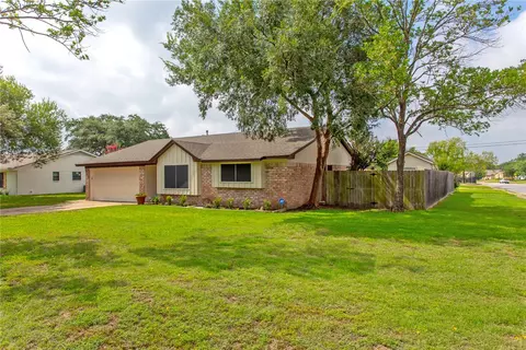 2400 Barak Ln, Bryan, TX 77802