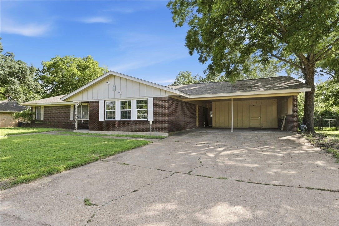 2302 Franklin Dr, Bryan, TX 77801 photo 2
