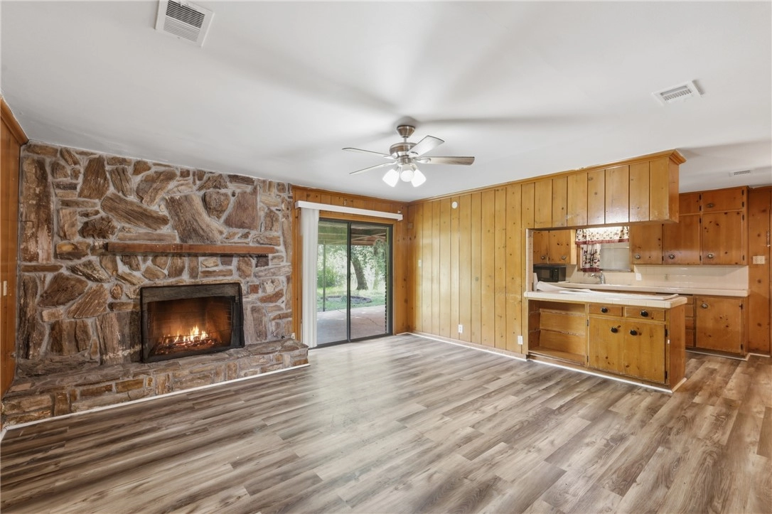 2302 Franklin Dr, Bryan, TX 77801 photo 6