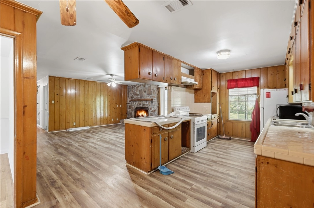 2302 Franklin Dr, Bryan, TX 77801 photo 8