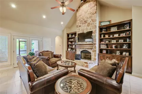 4221 Rocky Creek Trl, College Station, TX 77845