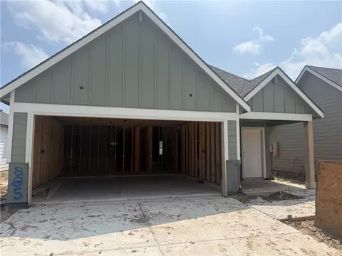 885 Lady Bird Ln, College Station, TX 77845
