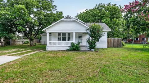 205 S Banks St, Caldwell, TX 77836