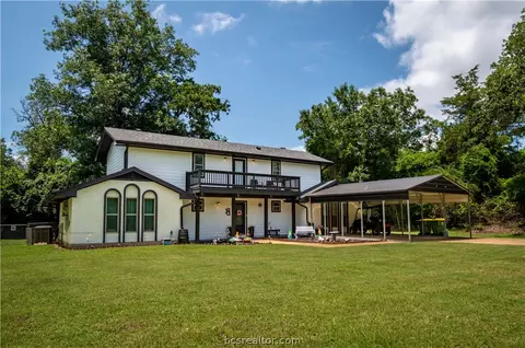 15 Golfclub Dr, Hilltop Lakes, TX 77871