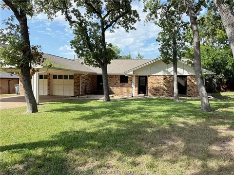 2005 Rayburn Ct, College Station, TX 77840