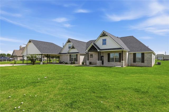 3553 N Country Dr, Bryan, TX 77808