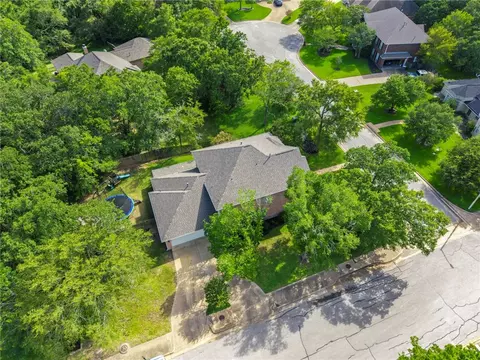 5601 Hampton Ct, Bryan, TX 77802 photo 3