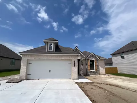 2213 Autumn Lake Dr, Bryan, TX 77807