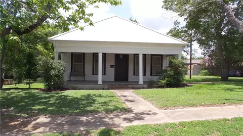 400 S Main St, Caldwell, TX 77836