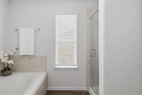 Bath - 961 Harper Ln, Bryan, TX 77803 photo 1 of 2