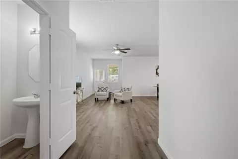 Entry Way - 961 Harper Ln, Bryan, TX 77803 photo 9 of 10