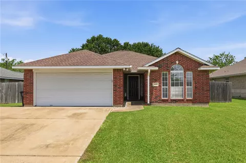 413 Brentwood Dr E, College Station, TX 77840