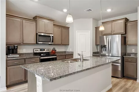 Kitchen - 2042 Rock Ridge Ave, Bryan, TX 77807 photo 2 of 3