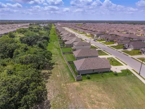 View/Area - 2042 Rock Ridge Ave, Bryan, TX 77807 photo 2 of 2