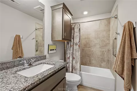 Bath - 2042 Rock Ridge Ave, Bryan, TX 77807 photo 3 of 4