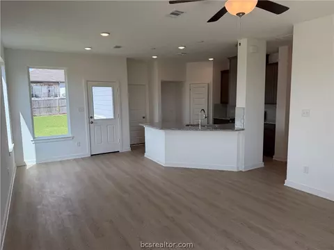 109 Womble Loop, Caldwell, TX 77836 photo 4
