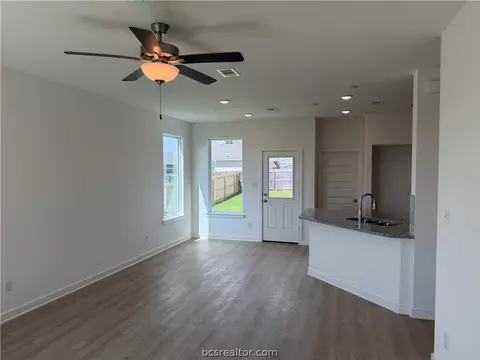 109 Womble Loop, Caldwell, TX 77836 photo 3