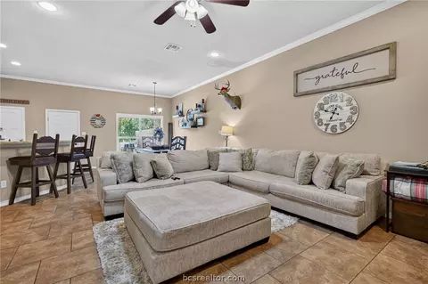 4001 Golden Eagle Dr, Bryan, TX 77808 photo 5