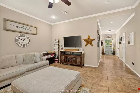 4001 Golden Eagle Dr, Bryan, TX 77808 photo 4