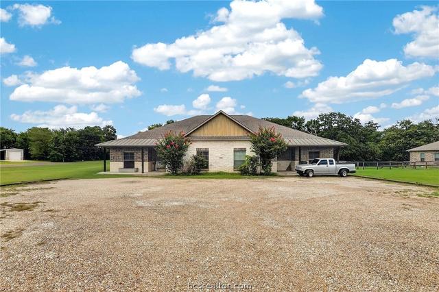 4001 Golden Eagle Dr, Bryan, TX 77808