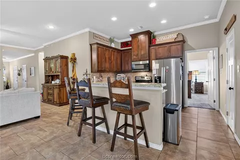 4001 Golden Eagle Dr, Bryan, TX 77808 photo 7