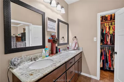 4001 Golden Eagle Dr, Bryan, TX 77808 photo 10