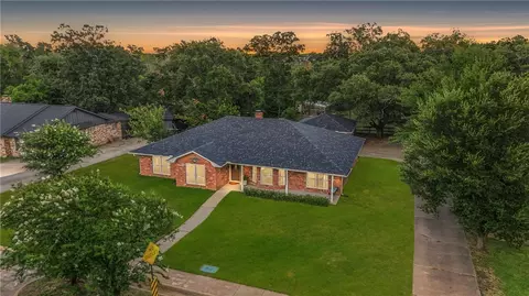 1602 Dominik Dr, College Station, TX 77840