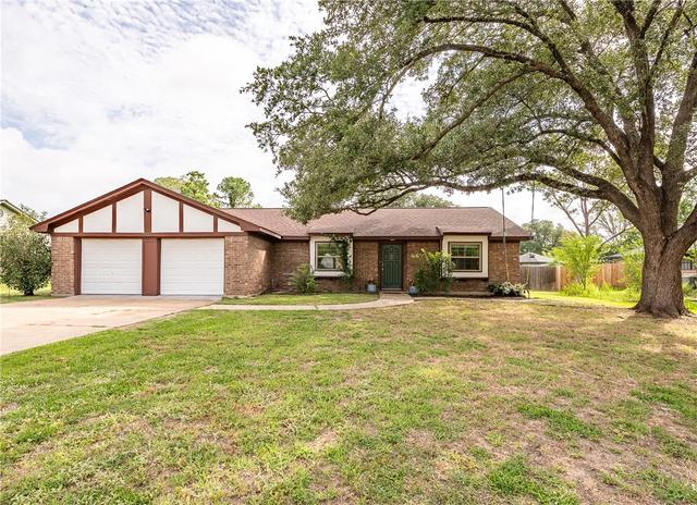 1803 Southwood Dr, College Station, TX 77840