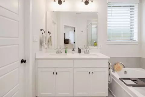 Bath - 2854 Messenger Way, Bryan, TX 77803 photo 2 of 3