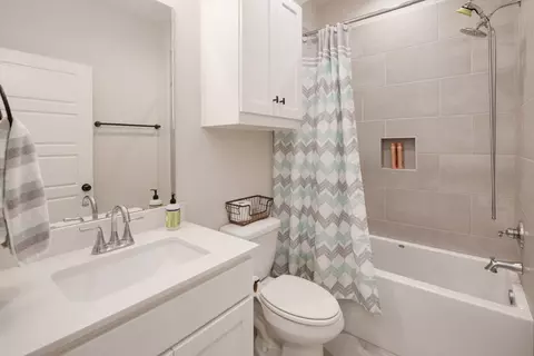Bath - 2854 Messenger Way, Bryan, TX 77803 photo 3 of 3