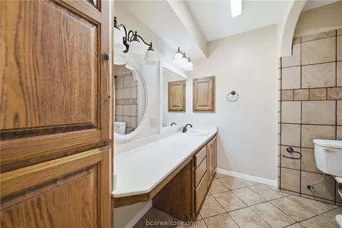 2100 Windsor Drive 13, Bryan, TX 77802 photo 15