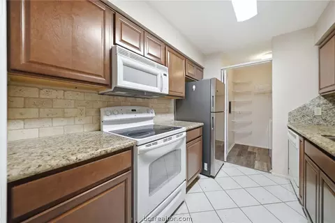 2100 Windsor Drive 13, Bryan, TX 77802 photo 13