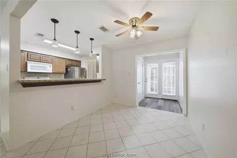 2100 Windsor Drive 13, Bryan, TX 77802 photo 20