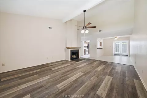 2100 Windsor Drive 13, Bryan, TX 77802 photo 12