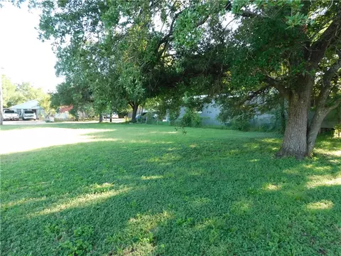 402 Ash St, Bryan, TX 77803 photo 2