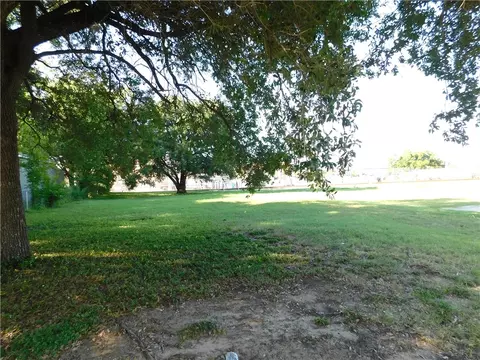 402 Ash St, Bryan, TX 77803 photo 4