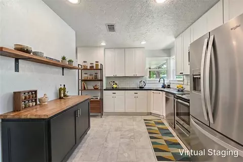Kitchen - 901 E North Ave, Bryan, TX 77802 photo 2 of 5