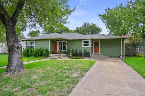 Exterior - 901 E North Ave, Bryan, TX 77802 photo 2 of 6
