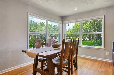 Dining - 901 E North Ave, Bryan, TX 77802 photo 2 of 3