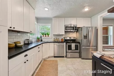 Kitchen - 901 E North Ave, Bryan, TX 77802 photo 1 of 5