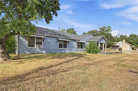 Exterior - 1401 E 29th St, Bryan, TX 77802 photo 2 of 2