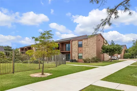 904 University Oaks Blvd 118, College Station, TX 77840