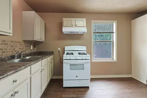 605-607 E Pease St, Bryan, TX 77803 photo 5
