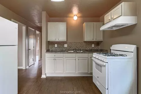 605-607 E Pease St, Bryan, TX 77803 photo 8