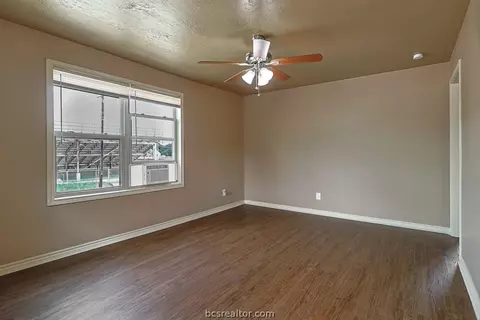 605-607 E Pease St, Bryan, TX 77803 photo 4