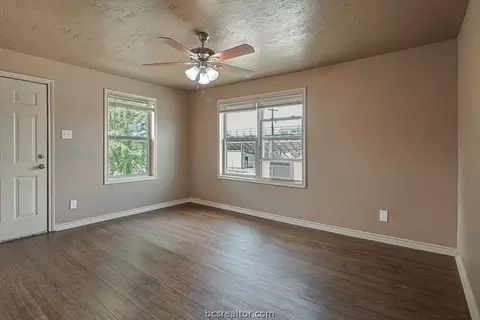 605-607 E Pease St, Bryan, TX 77803 photo 3